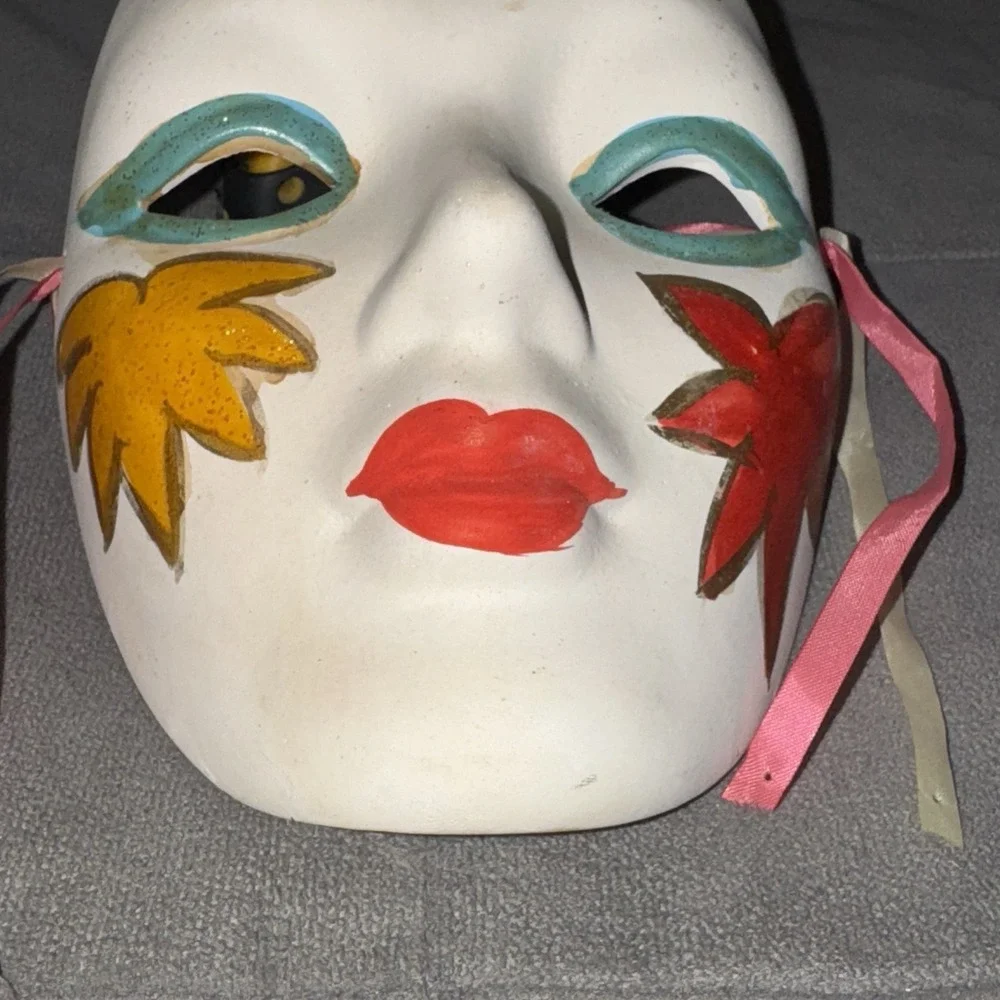 Vintage Decorative Ceramic Masquerade Mask Mardi Gras New Orleans Wall Hanging
